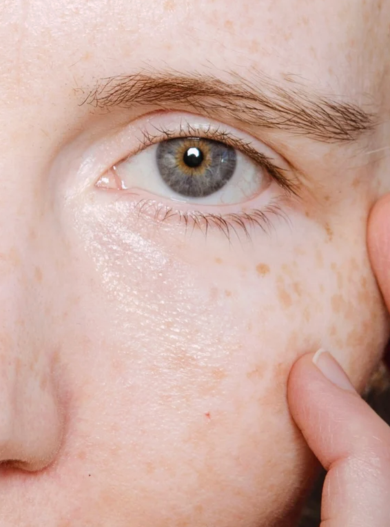 Sérum contour des yeux alternatif au rétinol