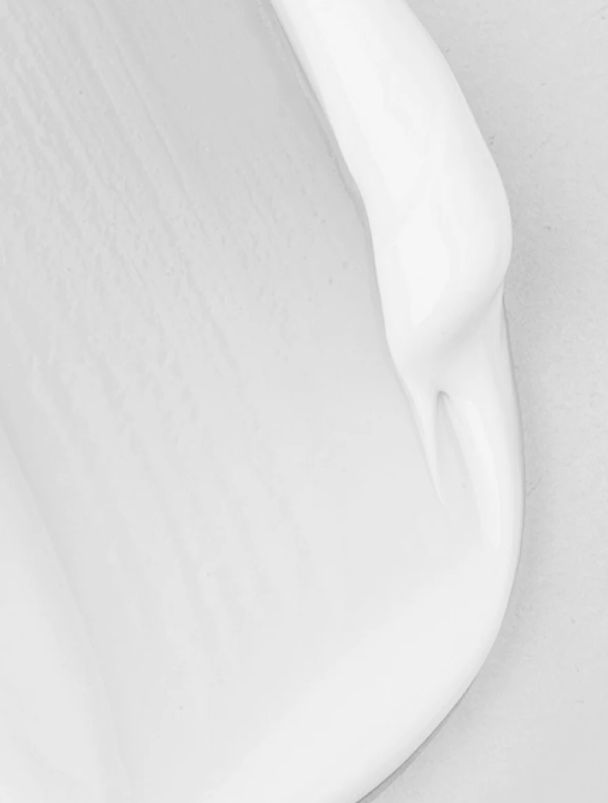 alt="soin corps à l’urée et au panthénol pour peaux sèches à rugueuses, jambes coudes et genoux"