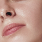 Application lotion tonique glycolique Devoghe – routine soir pour peau lisse et lumineuse