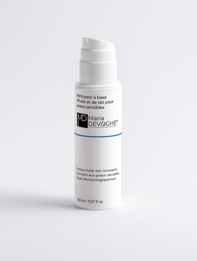 Nettoyant à base d'huile et de lait pour peaux sensibles