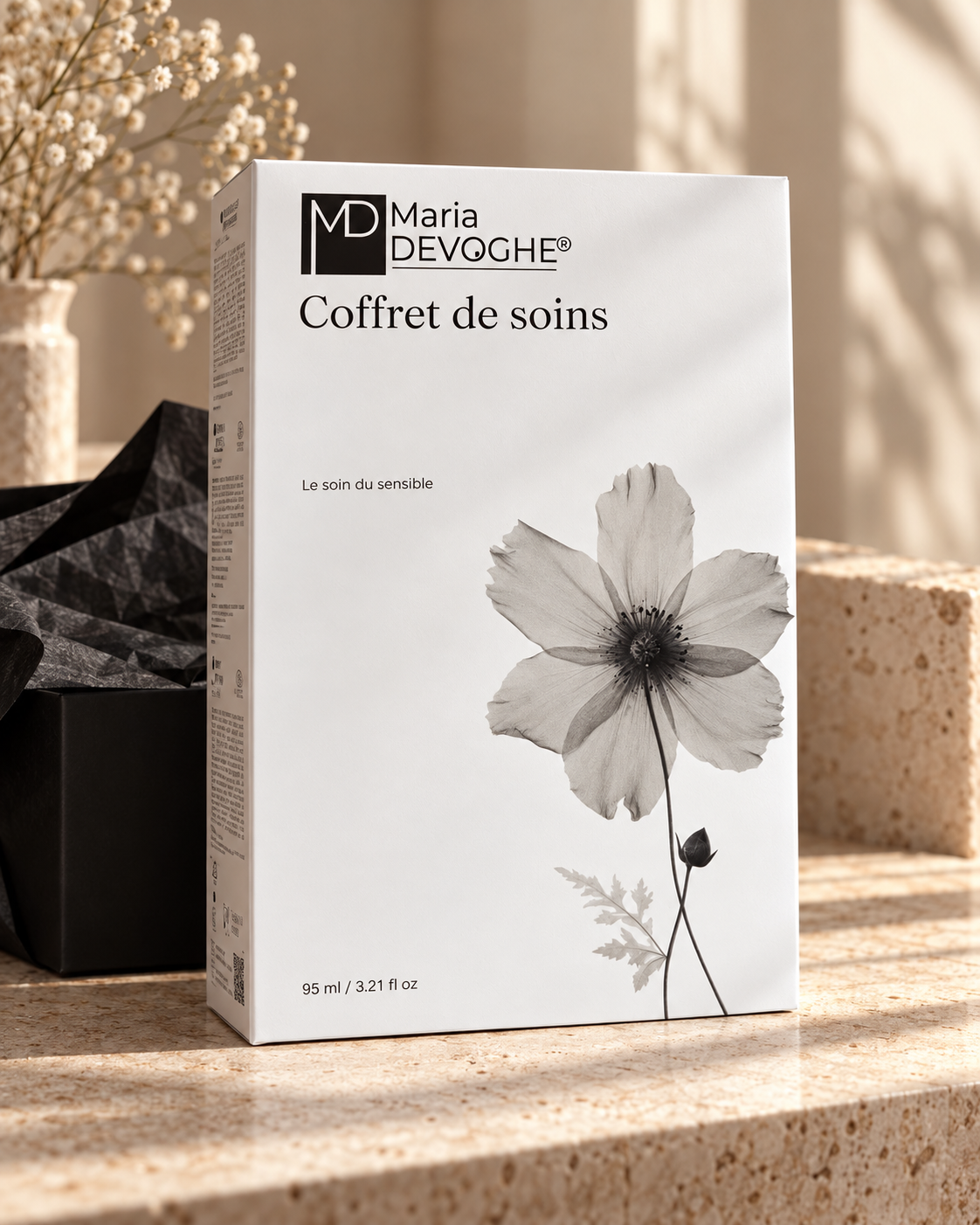 Coffret Maria Devoghe : fourreau floral blanc