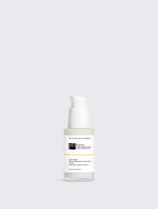 Flacon doseur du Sérum perfecteur de pigmentation Unifie et Hydrate de Maria Devoghe, petit flacon translucide avec étiquette blanche.